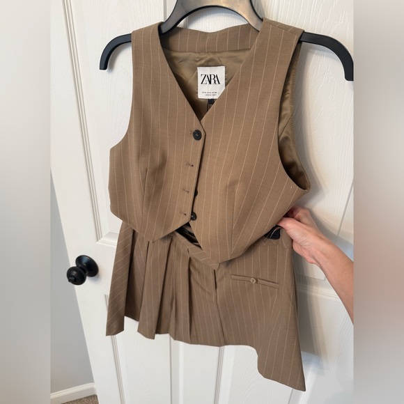 ZARA matching set | pinstripe crop vest and pleated skirt - Picture 12 of 12